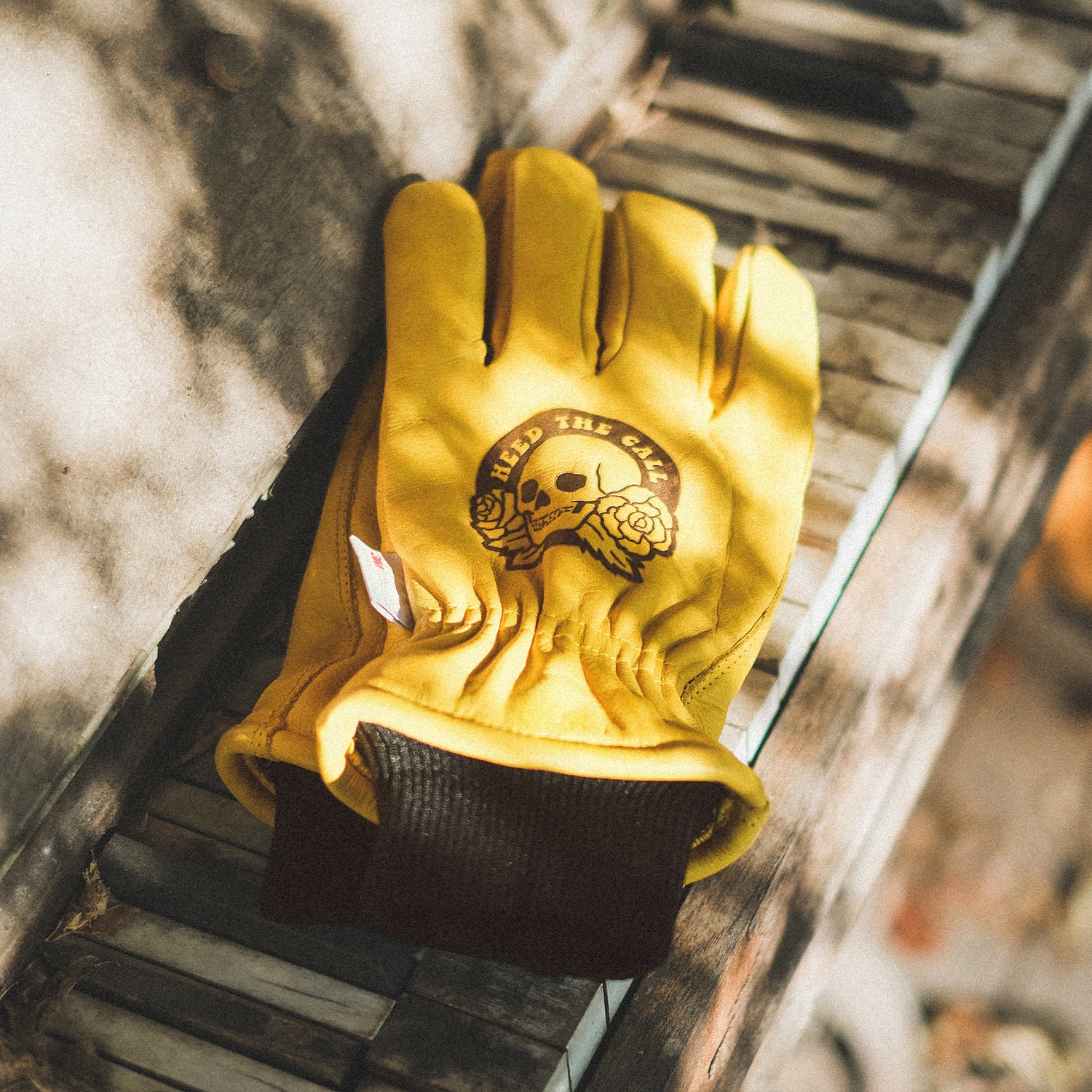 Skulls n’ Begonias Gloves - View 6