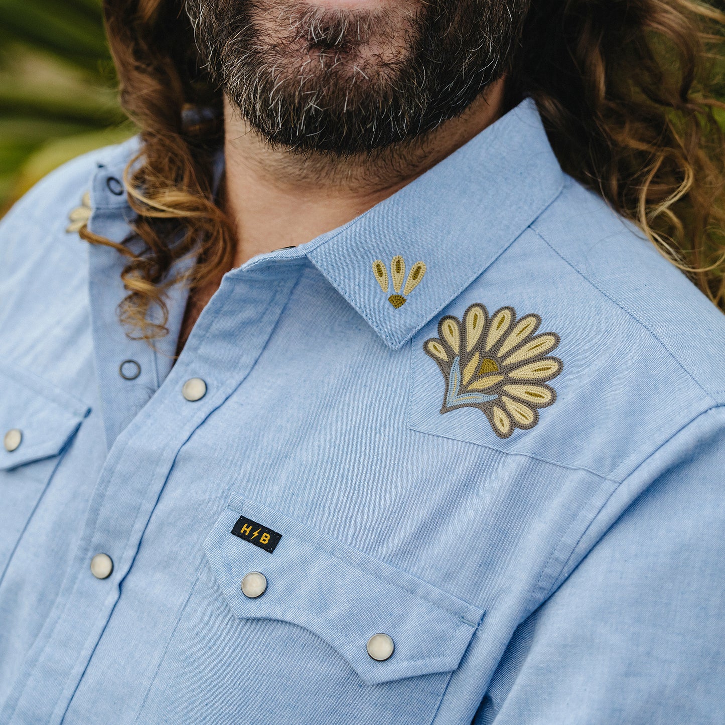Crosscut Deluxe Snapshirt - Fanned Flora : Faded Blue Oxford - View 2