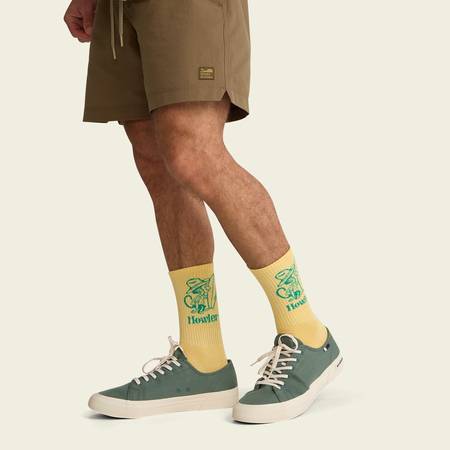 El Monito Surfs Socks - Yellow