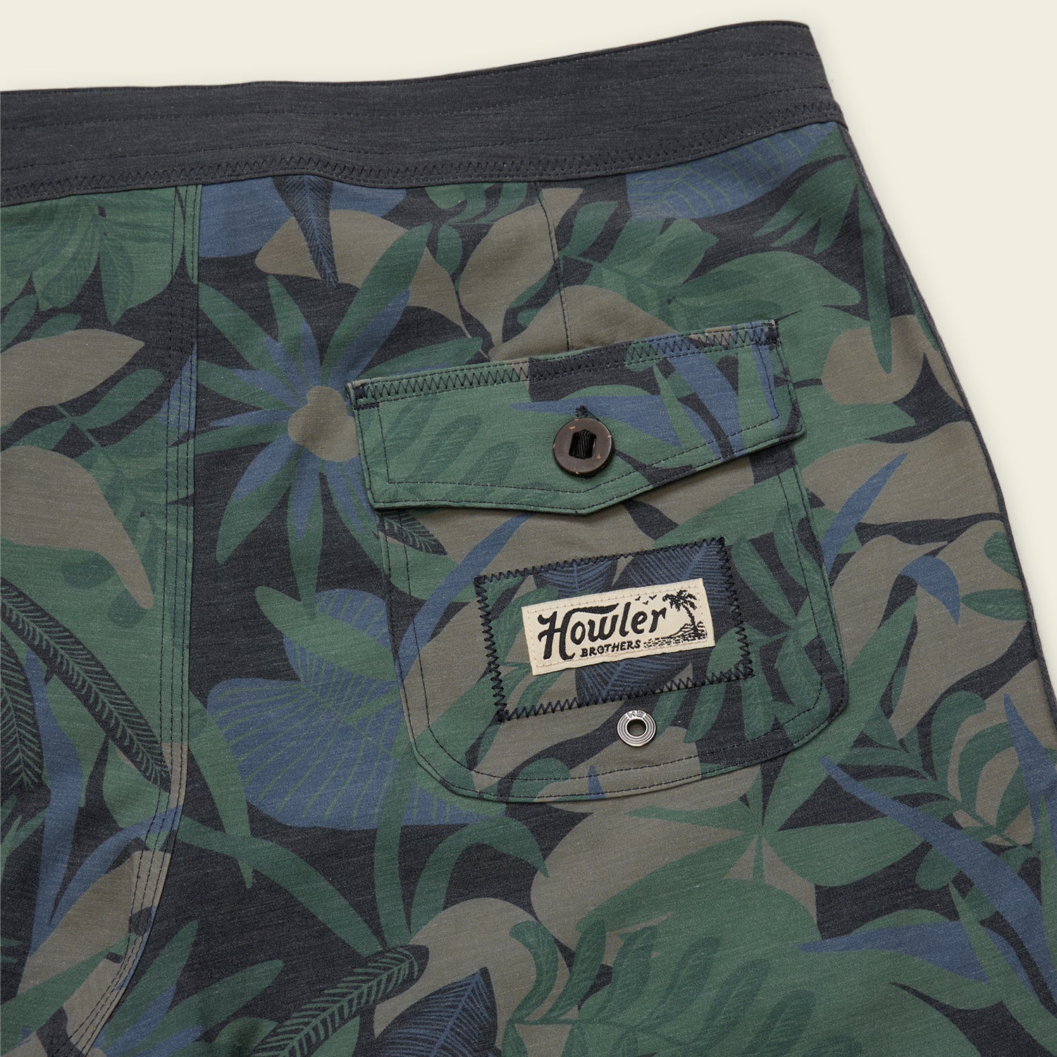 Bruja Boardshorts 18.5" - Tropical Dimension : Antique Black - View 5
